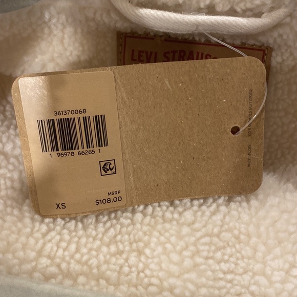 LEVIS NWT Women’s Ex Boyfriend  Trucker Jacket size XS - Picture 7 of 7